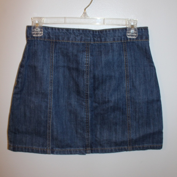 Flower detailed Jean Skirt - Picture 3 of 3